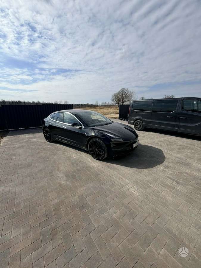 Tesla Model 3, 75 kWh, hatchback