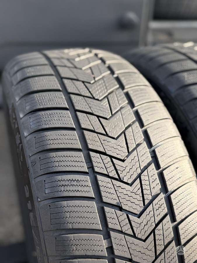 Tracmax, всесезонные 215/55 R18