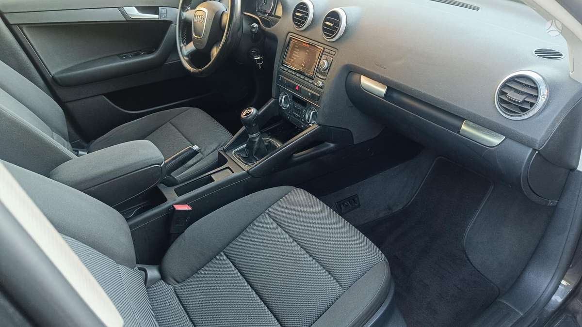 Audi A3, 1.6 l., hatchback