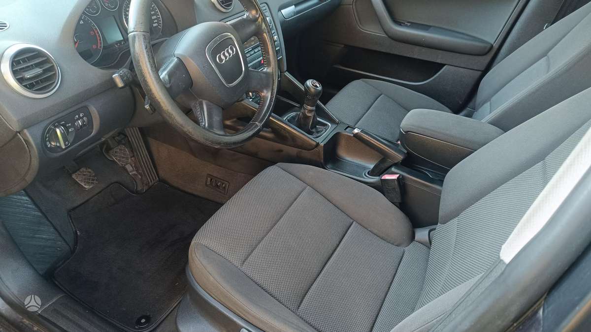 Audi A3, 1.6 l., hatchback