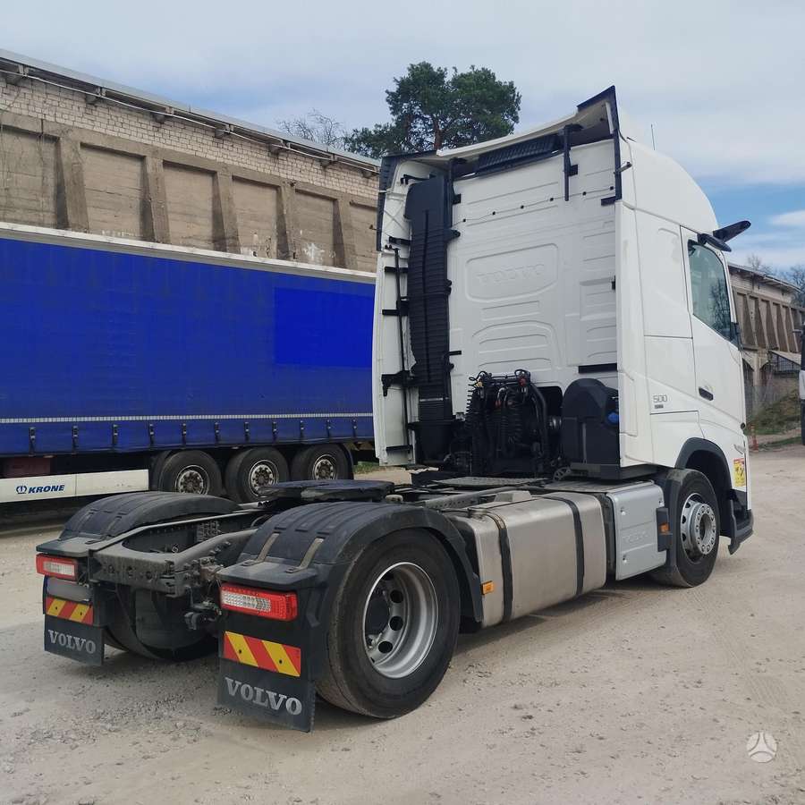 Volvo FH 500 Aero, double sleeper