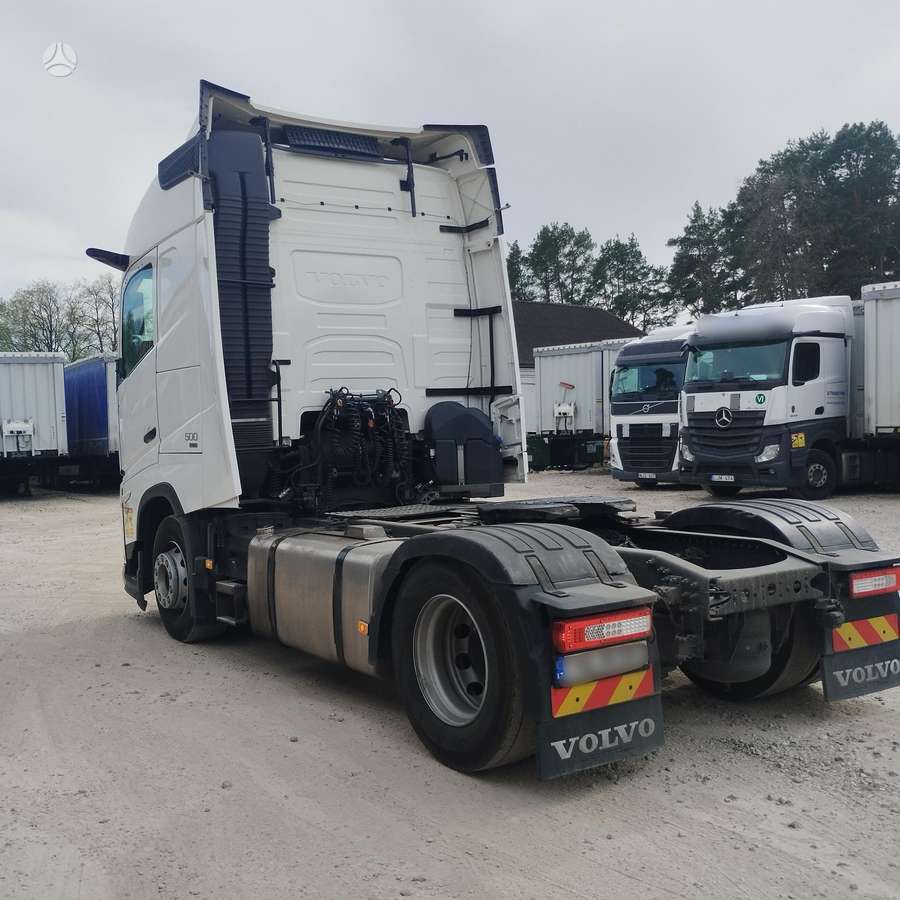 Volvo FH 500 Aero, double sleeper