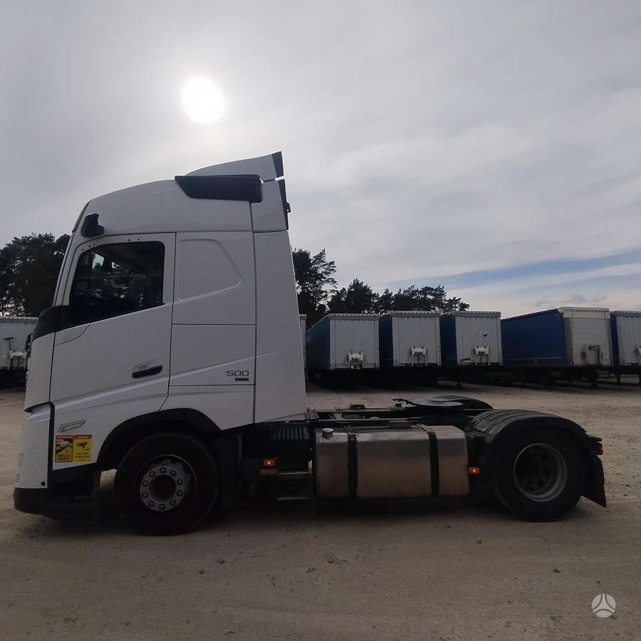 Volvo FH 500 Aero, double sleeper