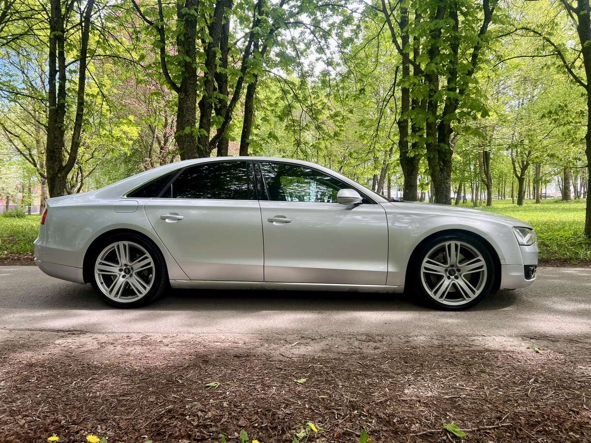 Audi A8, 4.1 l., sedanas