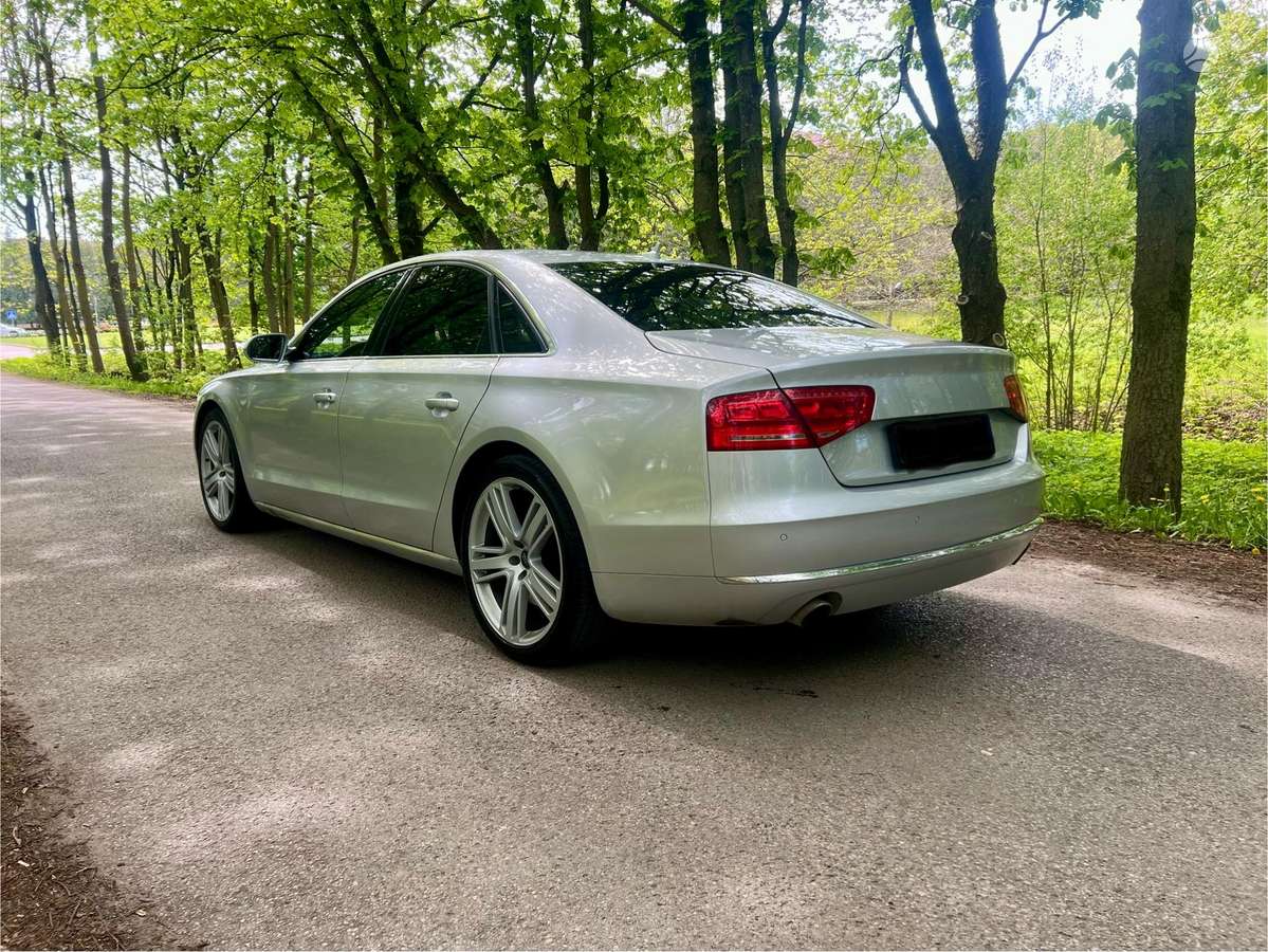 Audi A8, 4.1 l., sedanas