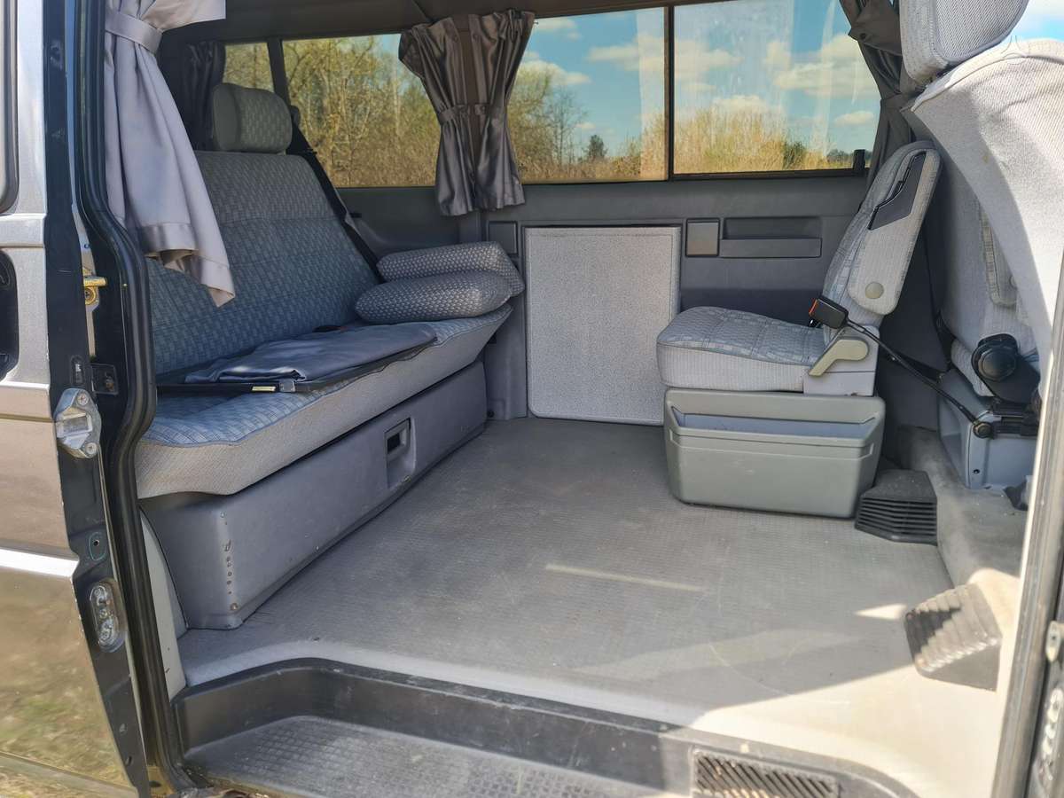 Volkswagen Multivan, 2.4 l., mpv / minivan