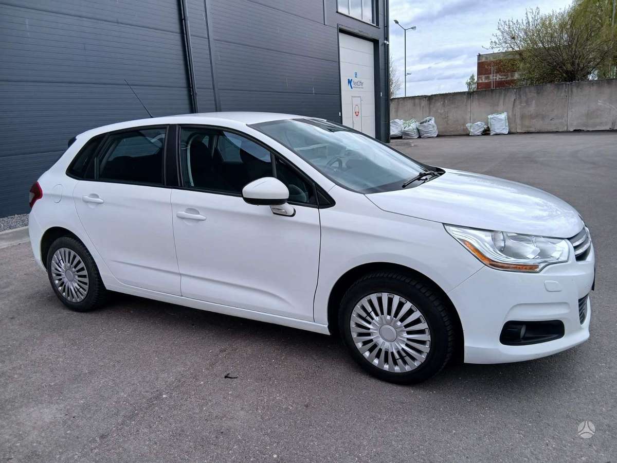 Citroen C4, 1.6 l., hatchback