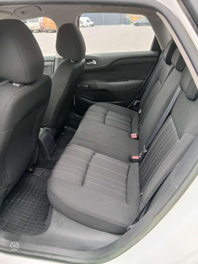 Citroen C4, 1.6 l., hatchback