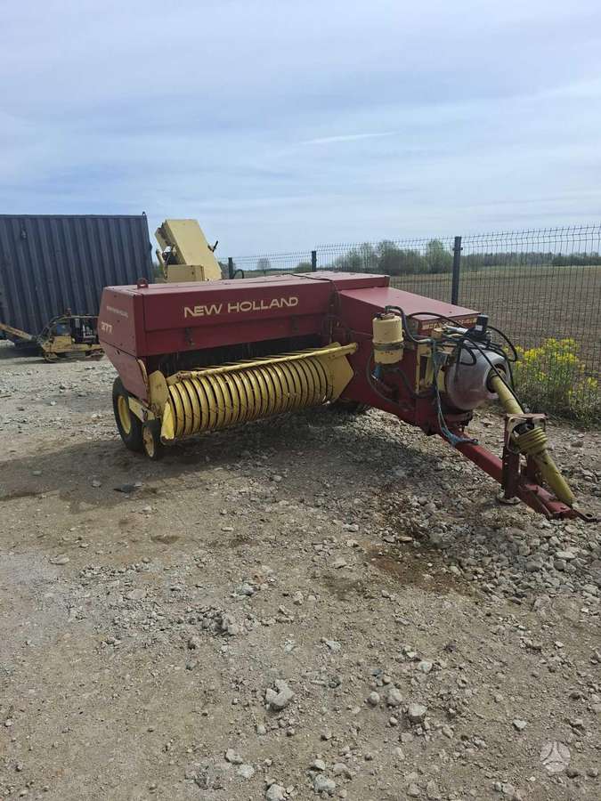 New Holland 377, balers