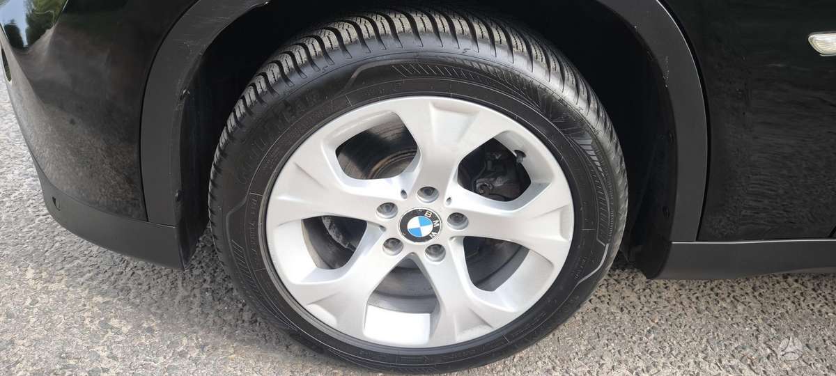 BMW X1, 2.0 l., Внедорожник / Кроссовер