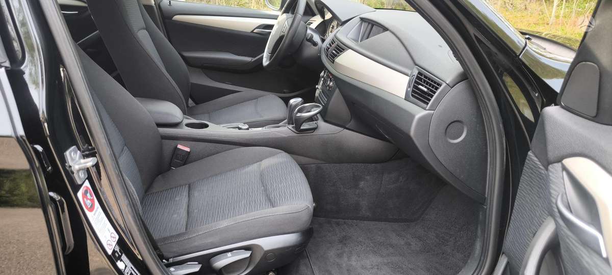 BMW X1, 2.0 l., Внедорожник / Кроссовер