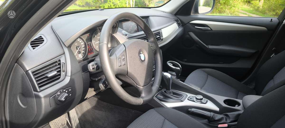 BMW X1, 2.0 l., Внедорожник / Кроссовер