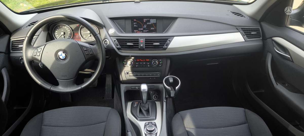 BMW X1, 2.0 l., Внедорожник / Кроссовер