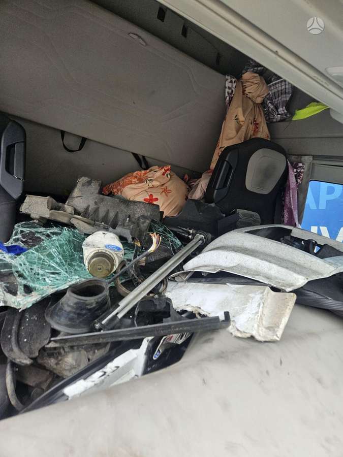 Ford F-MAX, 2 miegamosios vietos