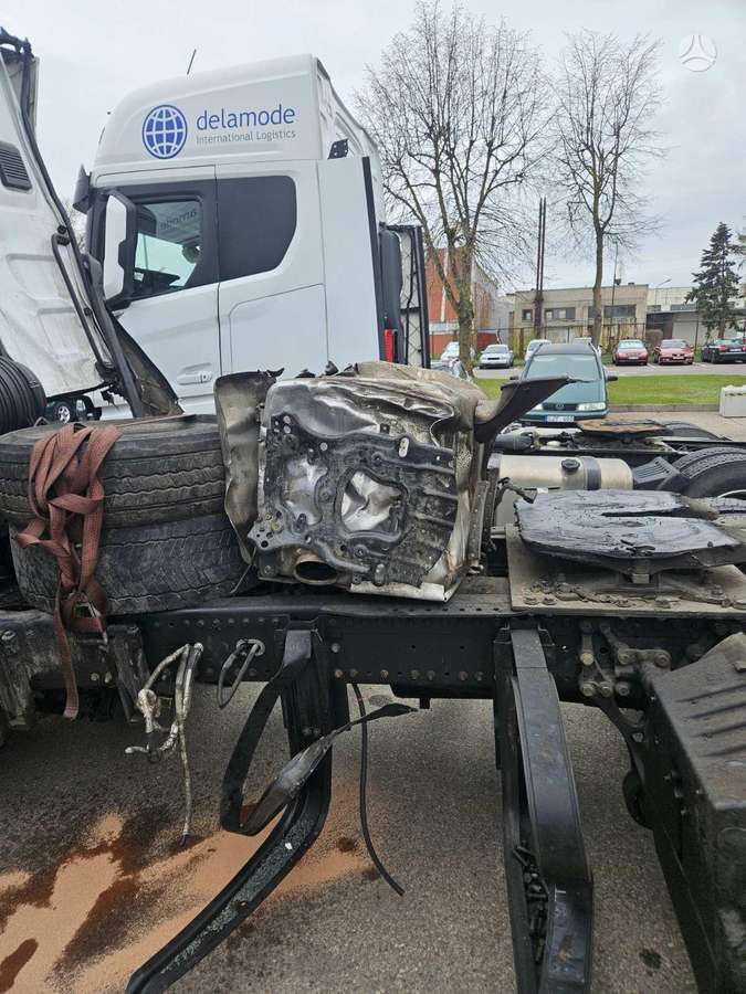Ford F-MAX, 2 miegamosios vietos