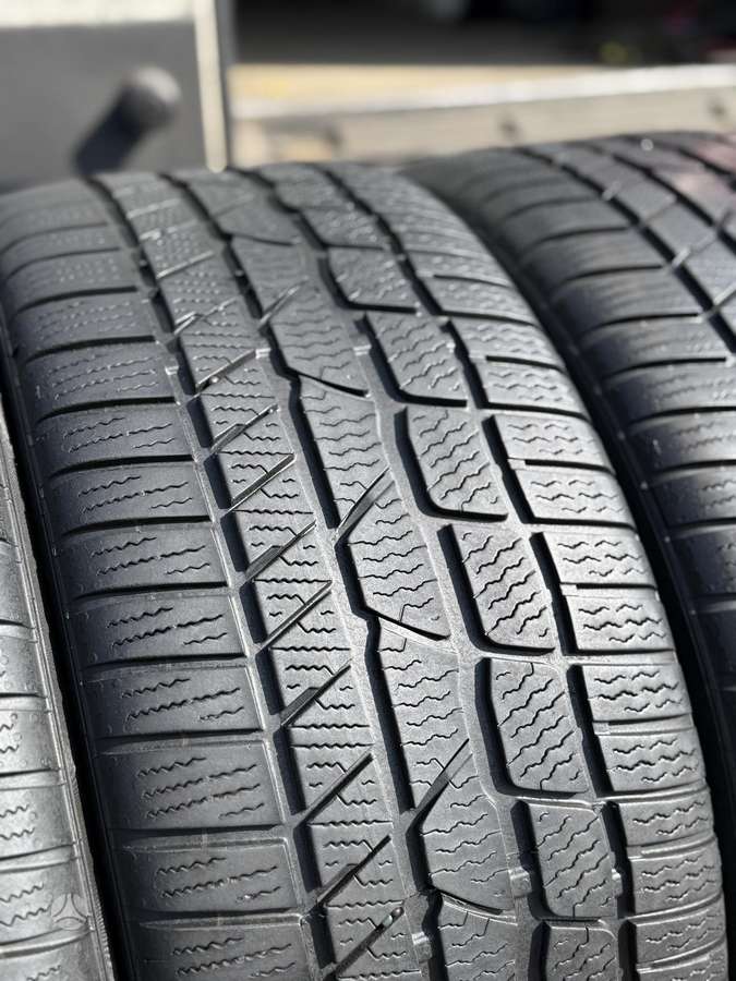 Continental Contiwintercontact TS830P, universalios 245/40 R20