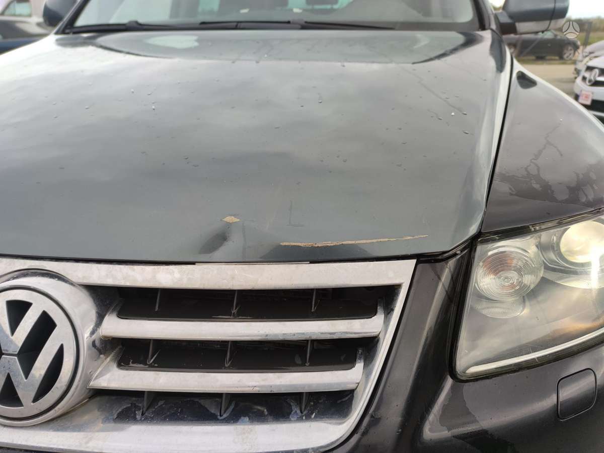 Volkswagen Touareg - 11