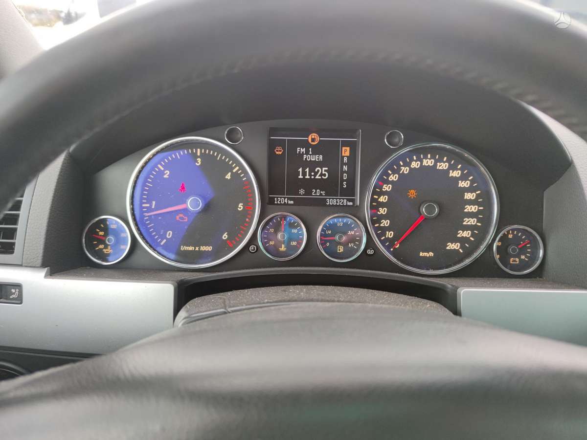 Volkswagen Touareg - 6