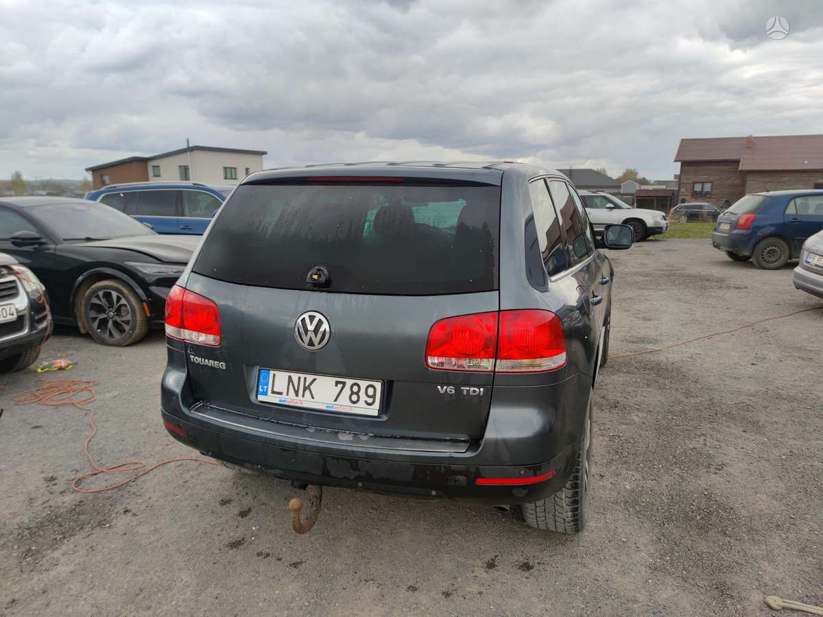 Volkswagen Touareg - 4