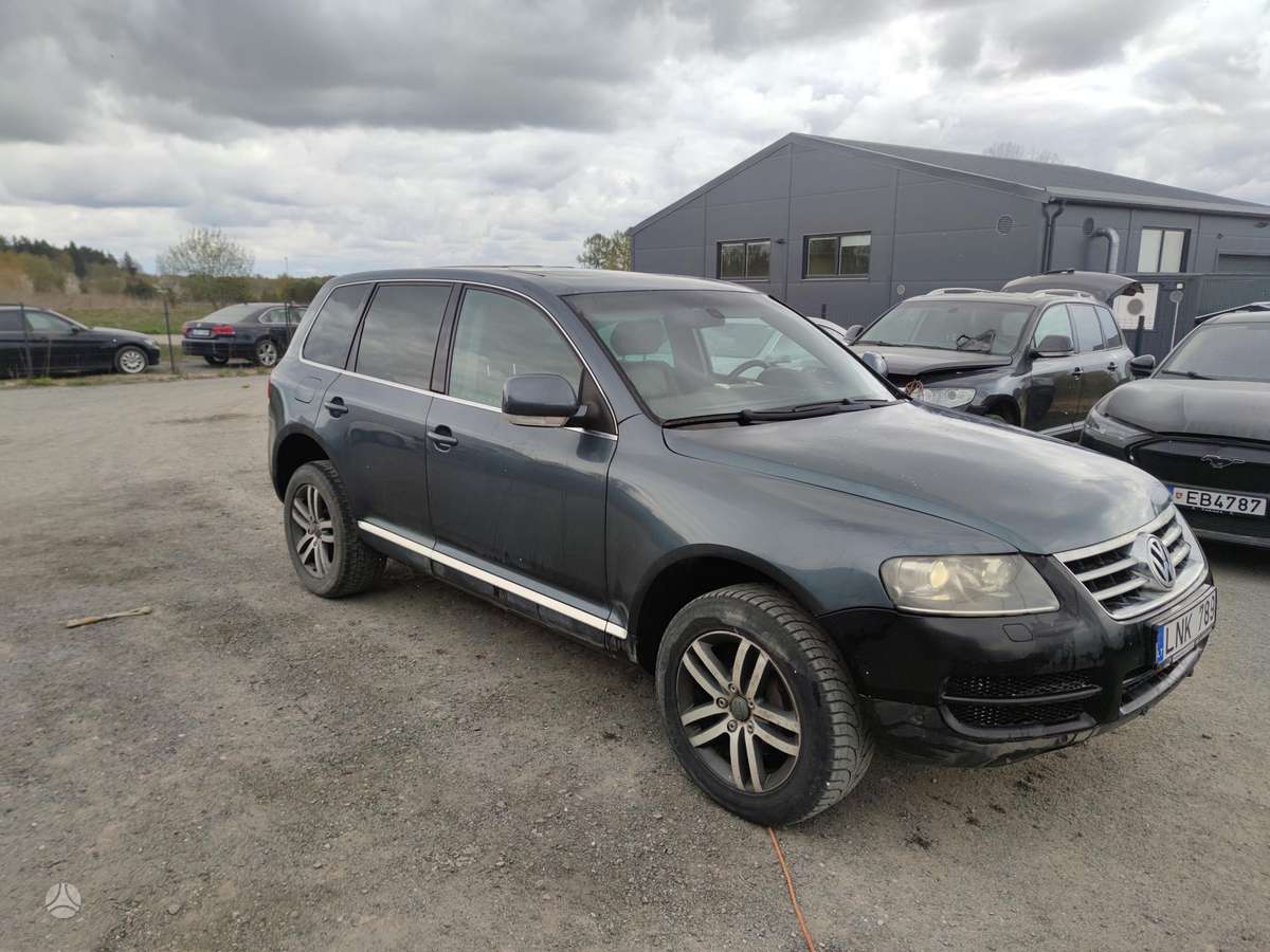 Volkswagen Touareg - 2