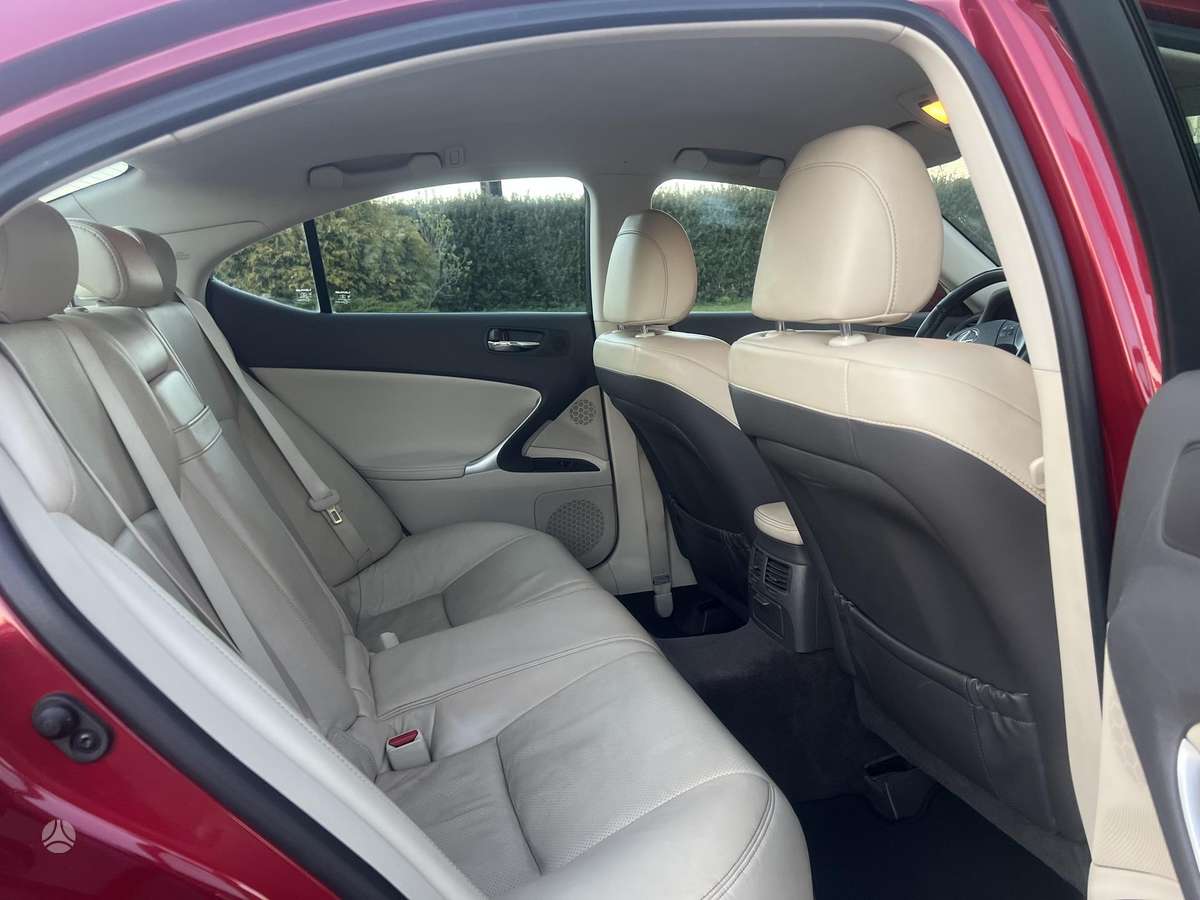 Lexus IS 220, 2.2 l., Седан