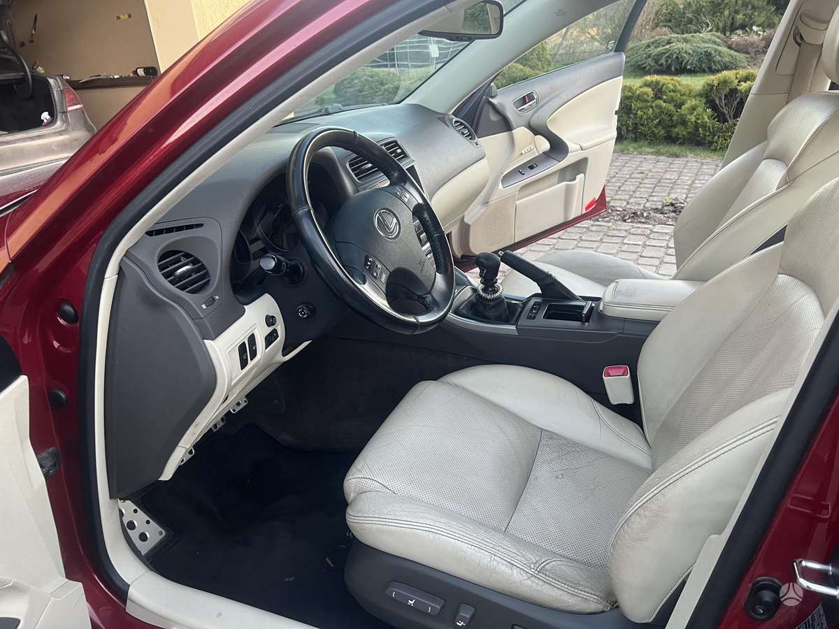 Lexus IS 220, 2.2 l., Седан