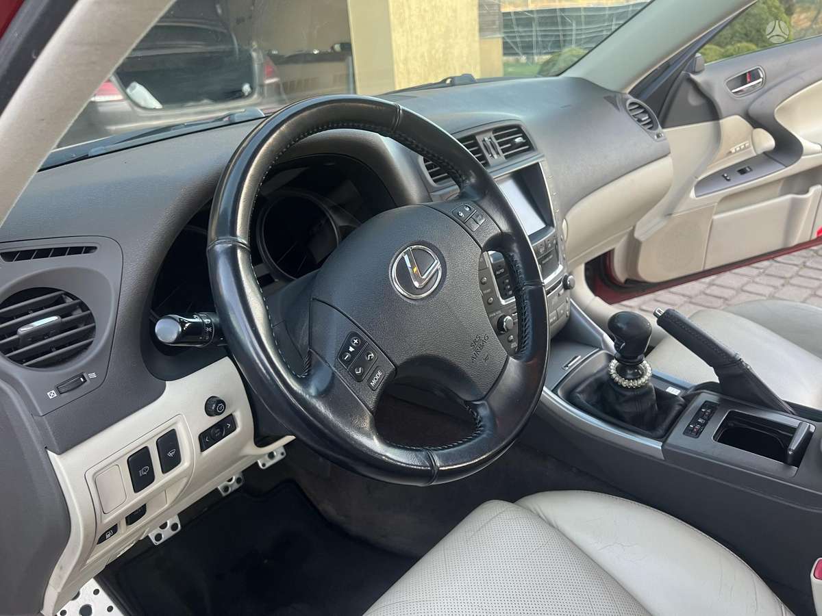 Lexus IS 220, 2.2 l., Седан