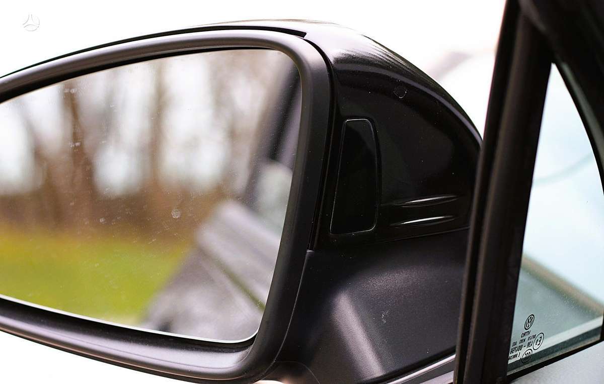 Volkswagen Tiguan - 12
