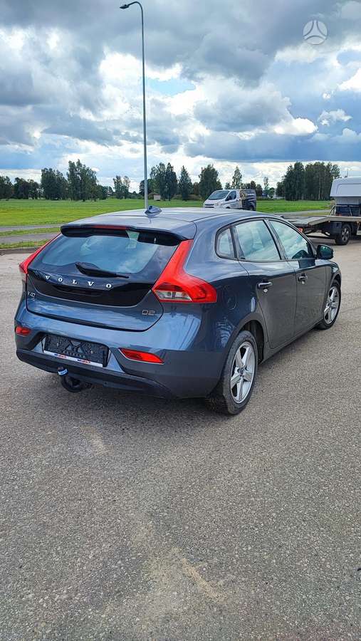 Volvo V40, 1.6 l., hatchback