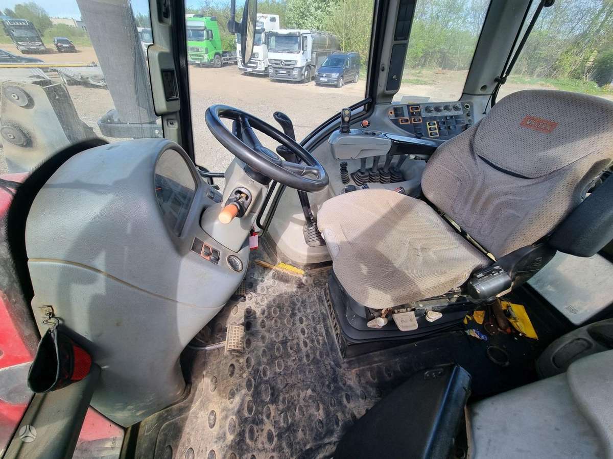 Valtra N141, tractors