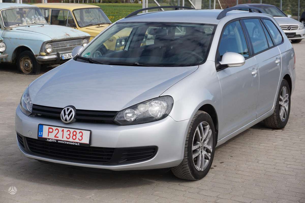 Volkswagen Golf - 1