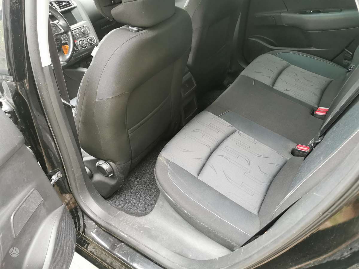 Citroen C4, 1.6 l., hatchback