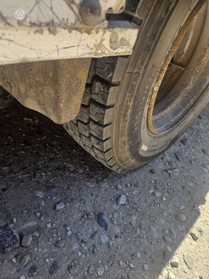 Volvo Volvo FL6  14, su kranu