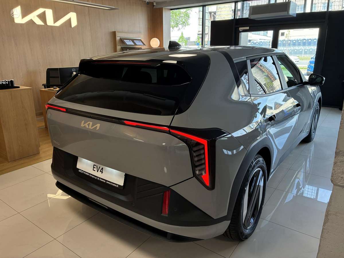 Kia EV4, 81 kWh, hatchback