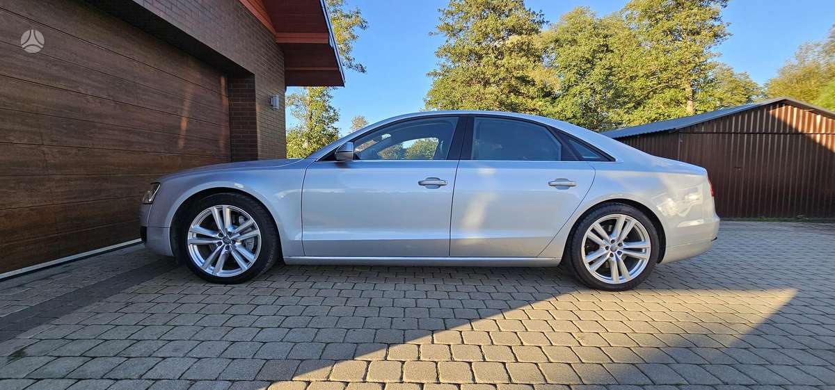 Audi A8, 4.1 l., sedanas