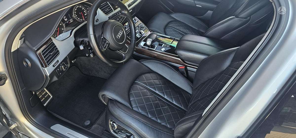 Audi A8, 4.1 l., sedanas