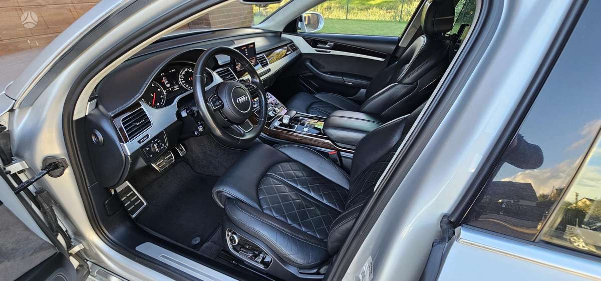 Audi A8, 4.1 l., sedanas