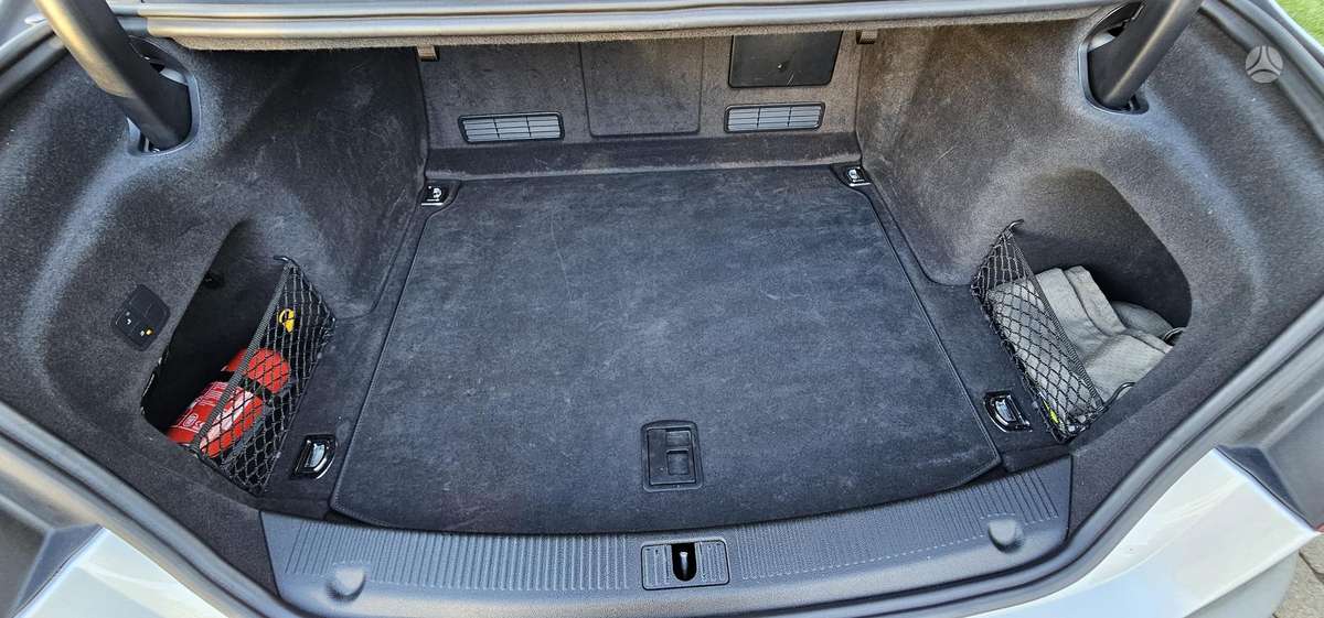 Audi A8, 4.1 l., sedanas