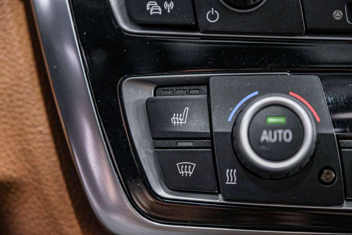 BMW 420, 2.0 l., hatchback