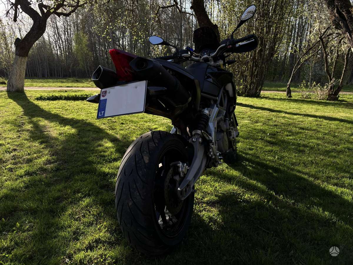 Aprilia Dorsoduro 750cc, supermoto