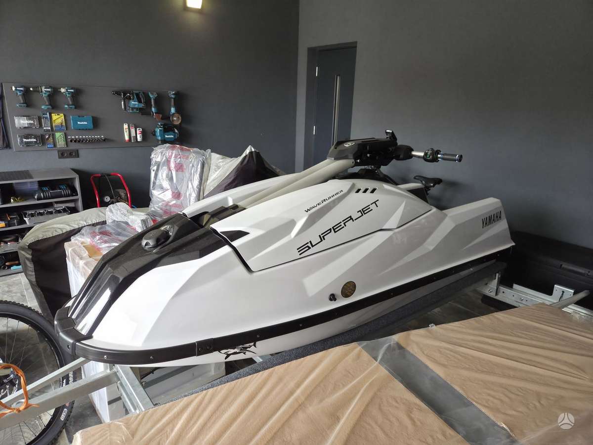 Yamaha Superjet, jet skis