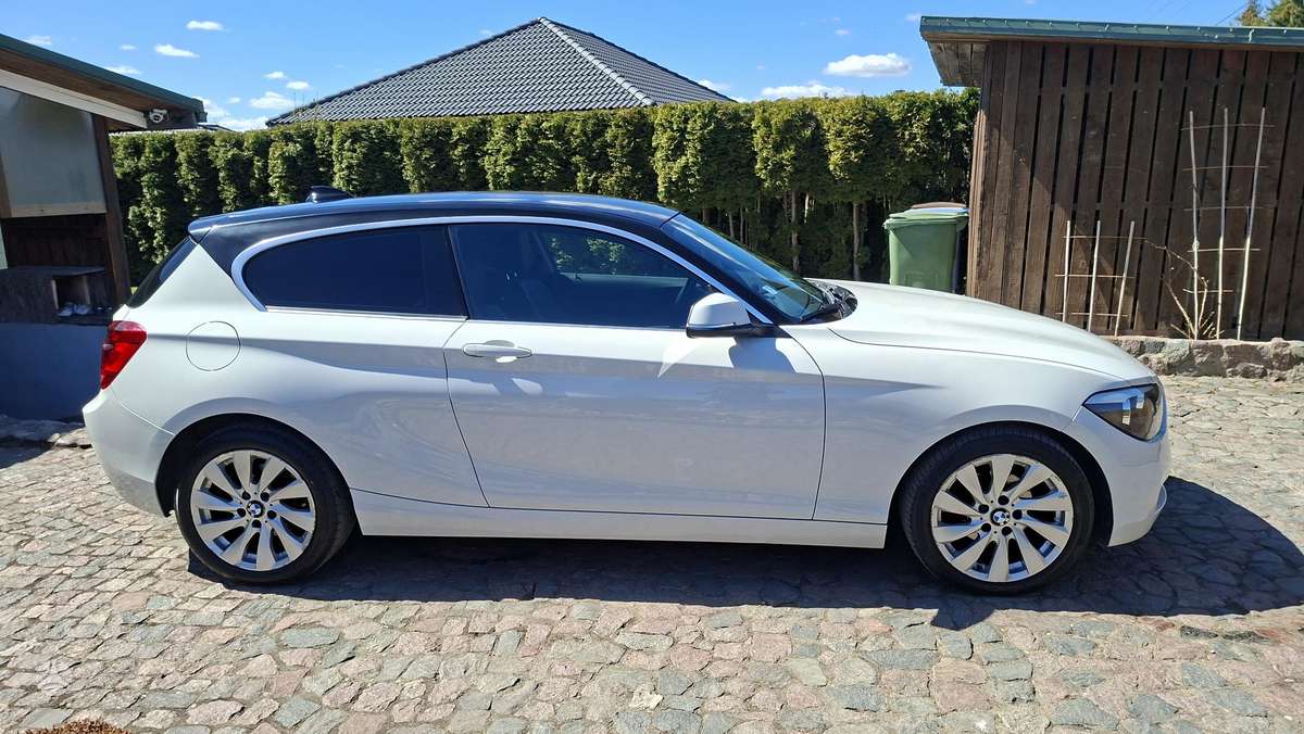 BMW 118, 2.0 l., hatchback