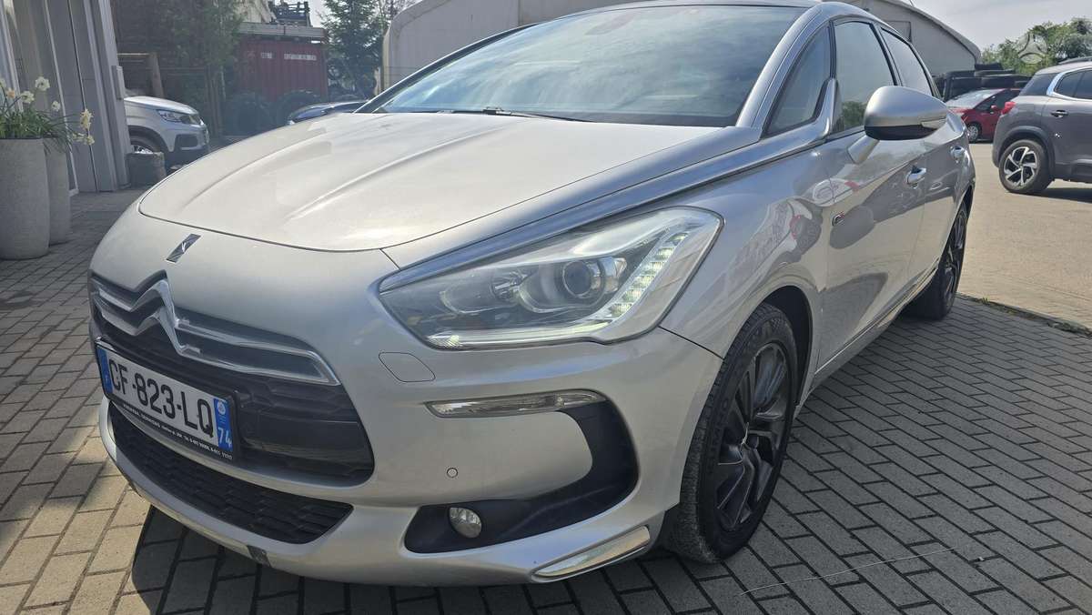Citroen DS5, 2.0 l., hatchback