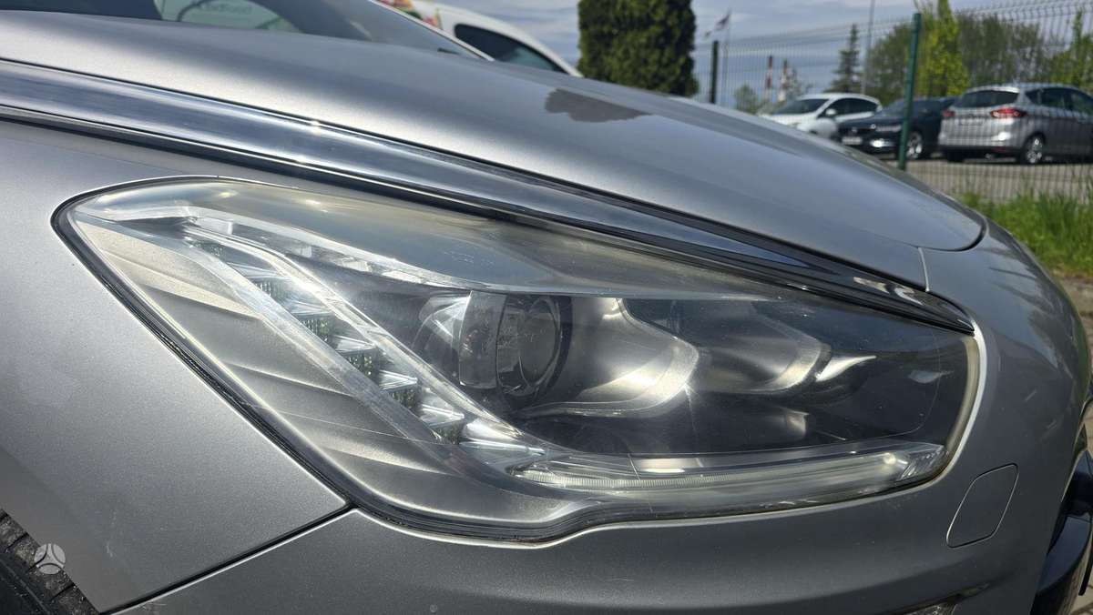 Citroen DS5, 2.0 l., hatchback