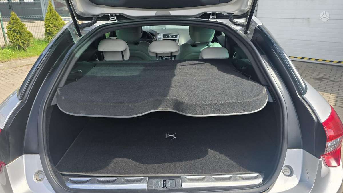 Citroen DS5, 2.0 l., hatchback