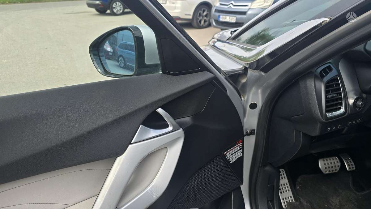 Citroen DS5, 2.0 l., hatchback