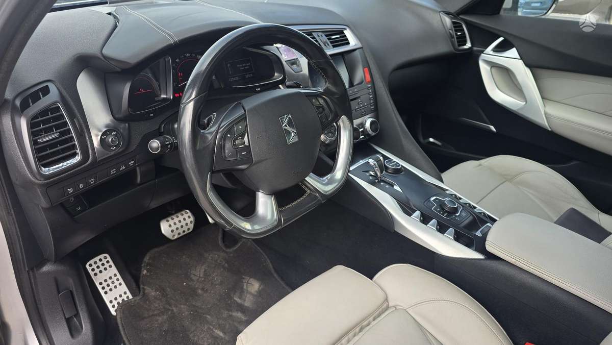 Citroen DS5, 2.0 l., hatchback