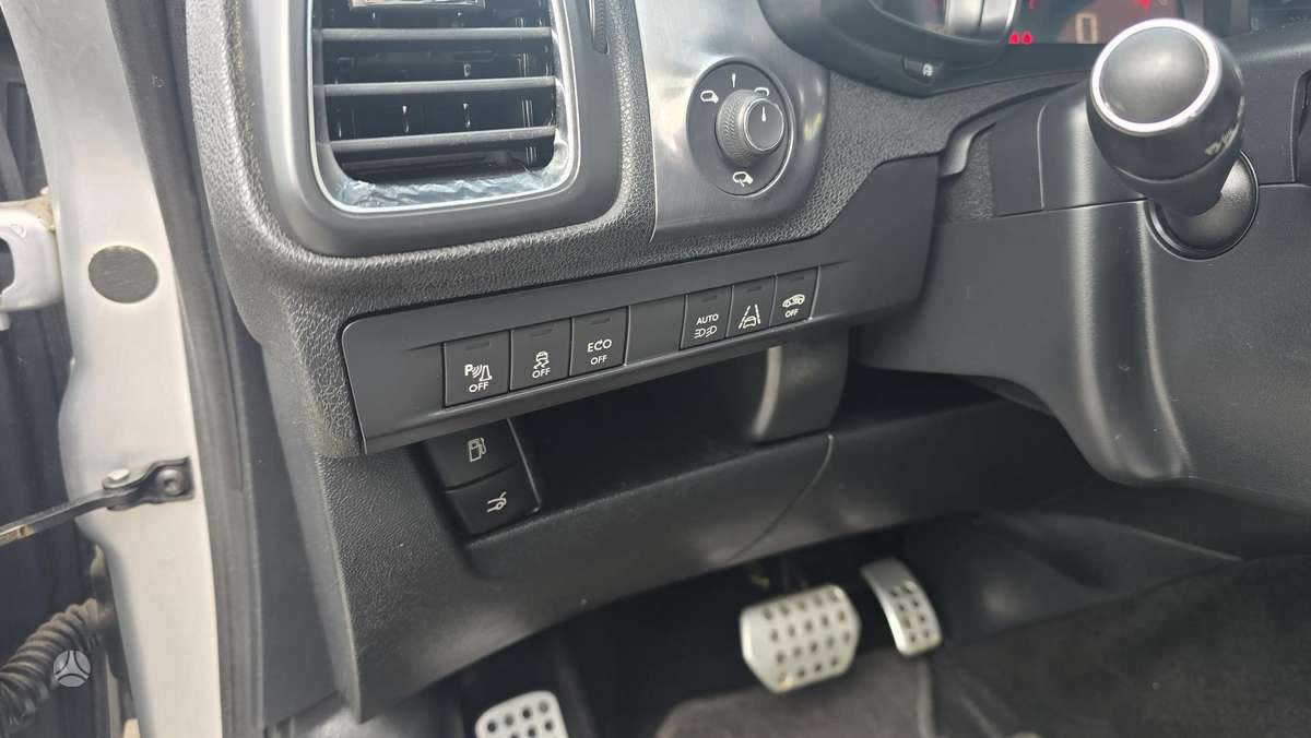 Citroen DS5, 2.0 l., hatchback
