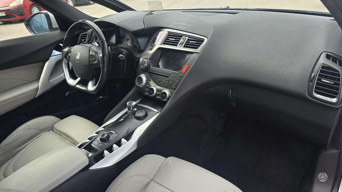 Citroen DS5, 2.0 l., hatchback