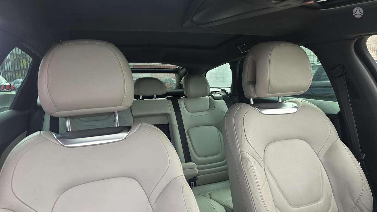 Citroen DS5, 2.0 l., hatchback